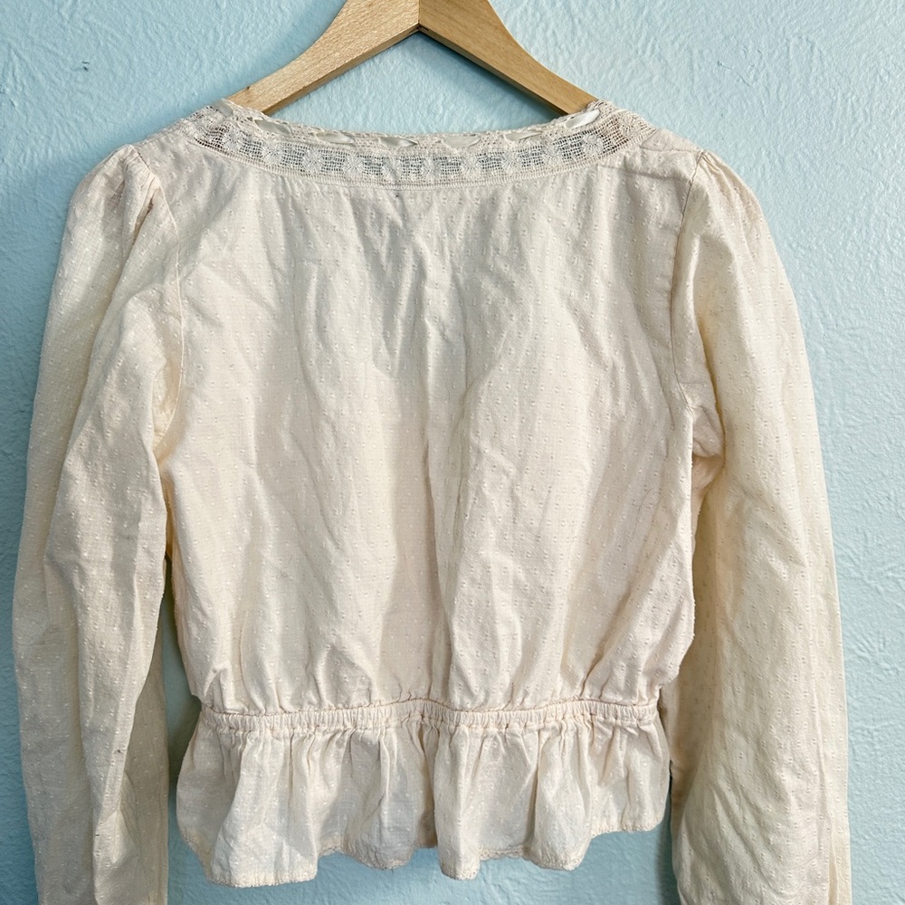 American Eagle Outfitters Swiss Dot Peasant Blouse in Cream Color Size Medium - Picture 2 of 9